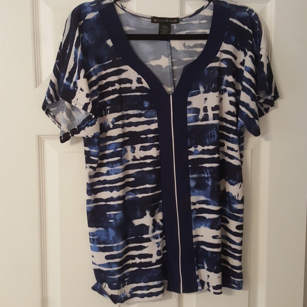 Blue and white tunic size L